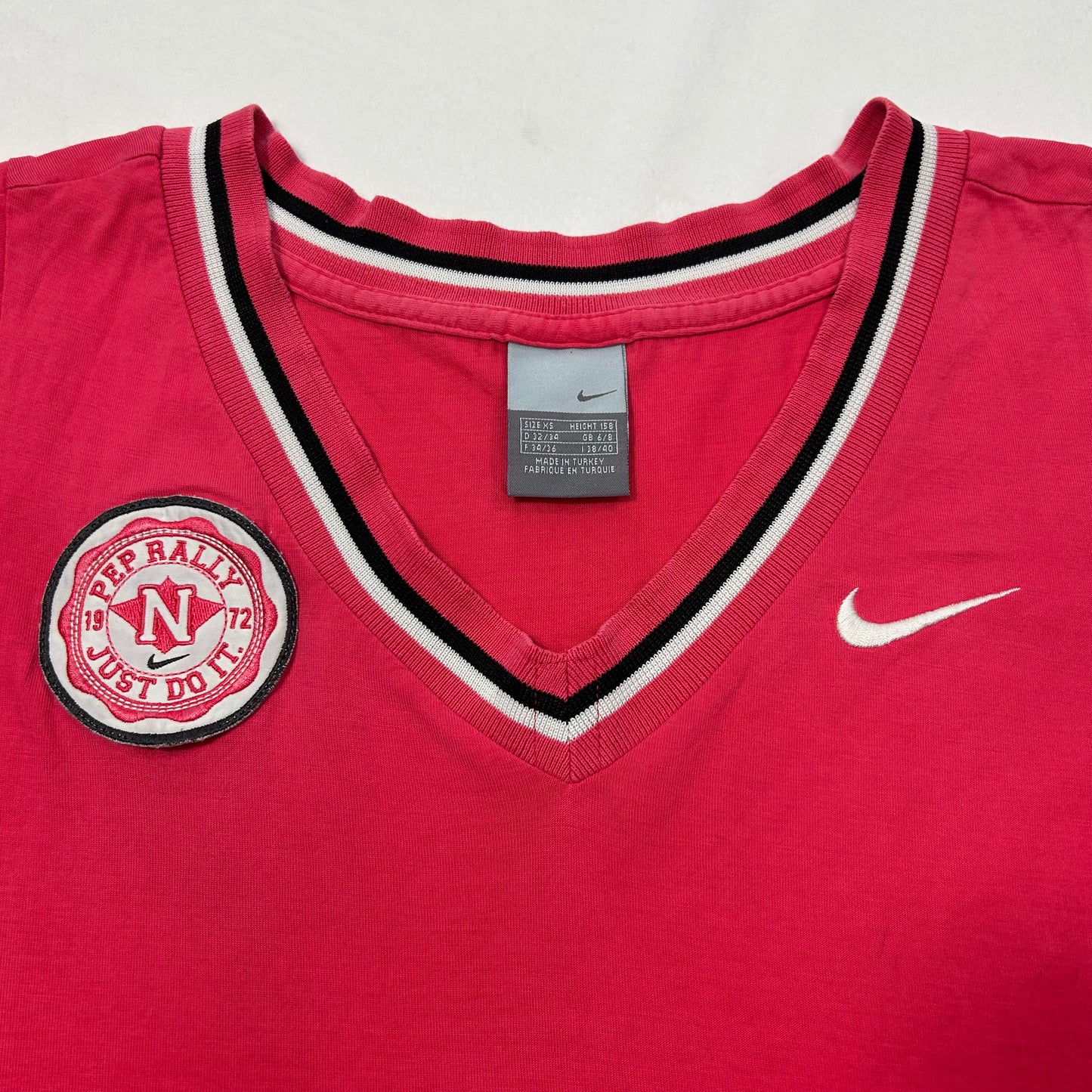 Vintage Nike V-Neck Babytee - Size S