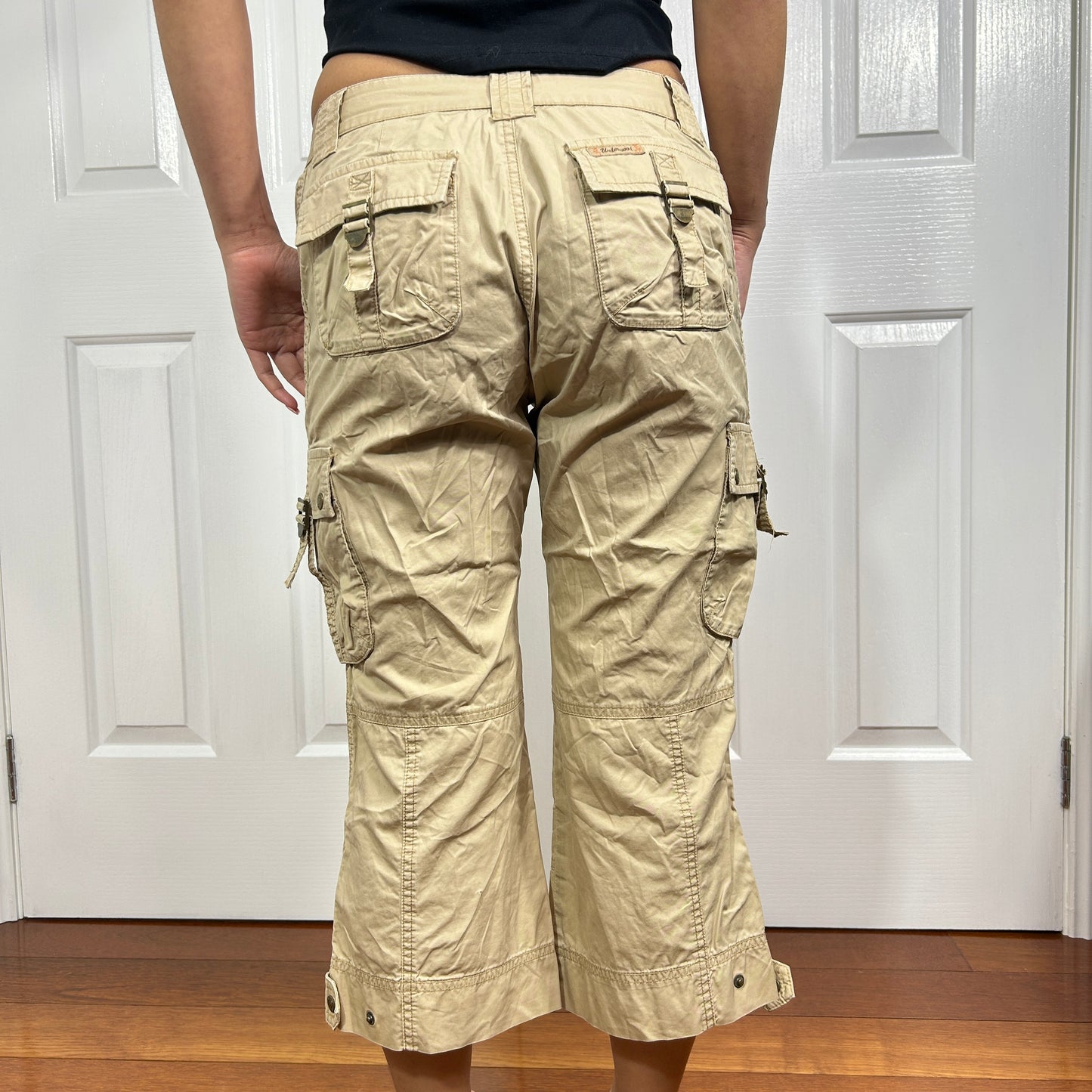 Vintage Underwood Beige Capri Cargo Pants - Size M