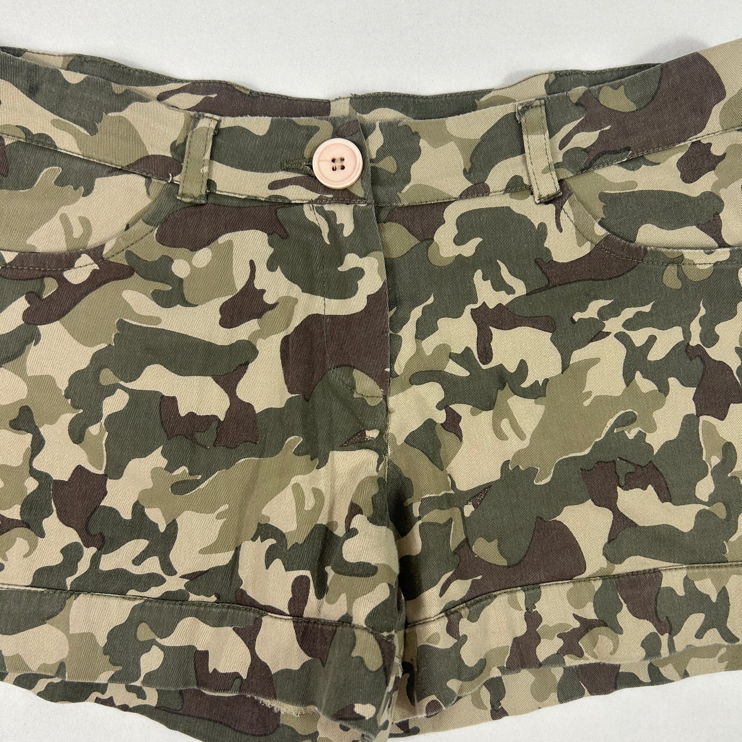 Vintage low rise  Camo Cargo Shorts - Size S