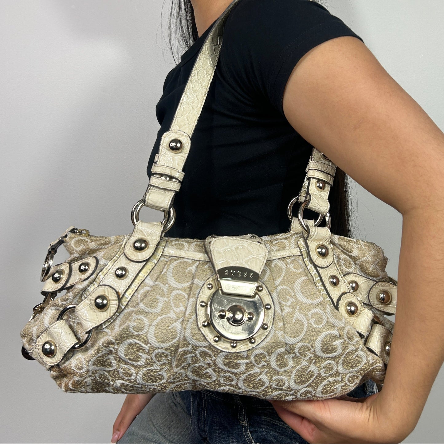 Vintage Cream Guess Shoulder Bag