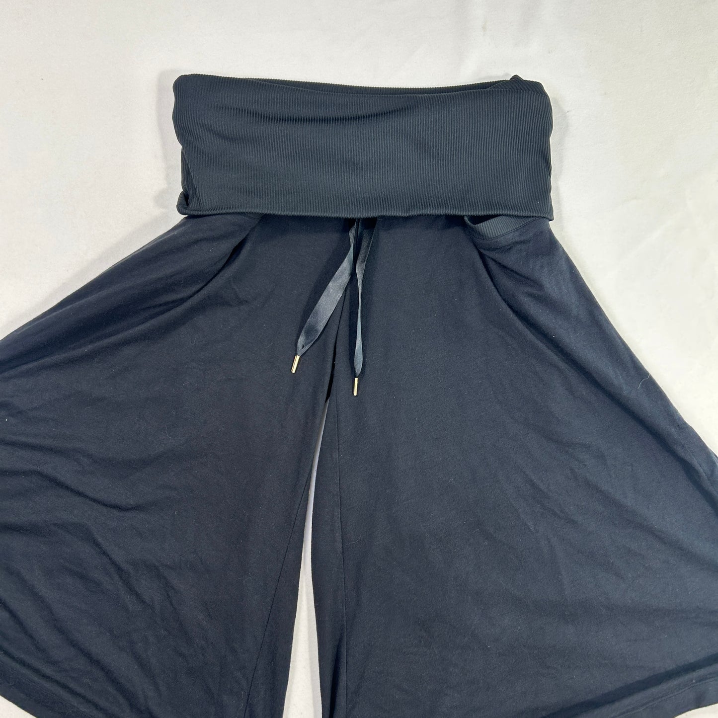 Fold Over Puma Yoga Capri Pants - Size M/L