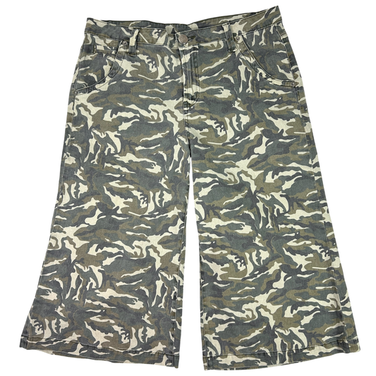 3/4 Green Camo Wide Leg Cargo Pants - Size M/L